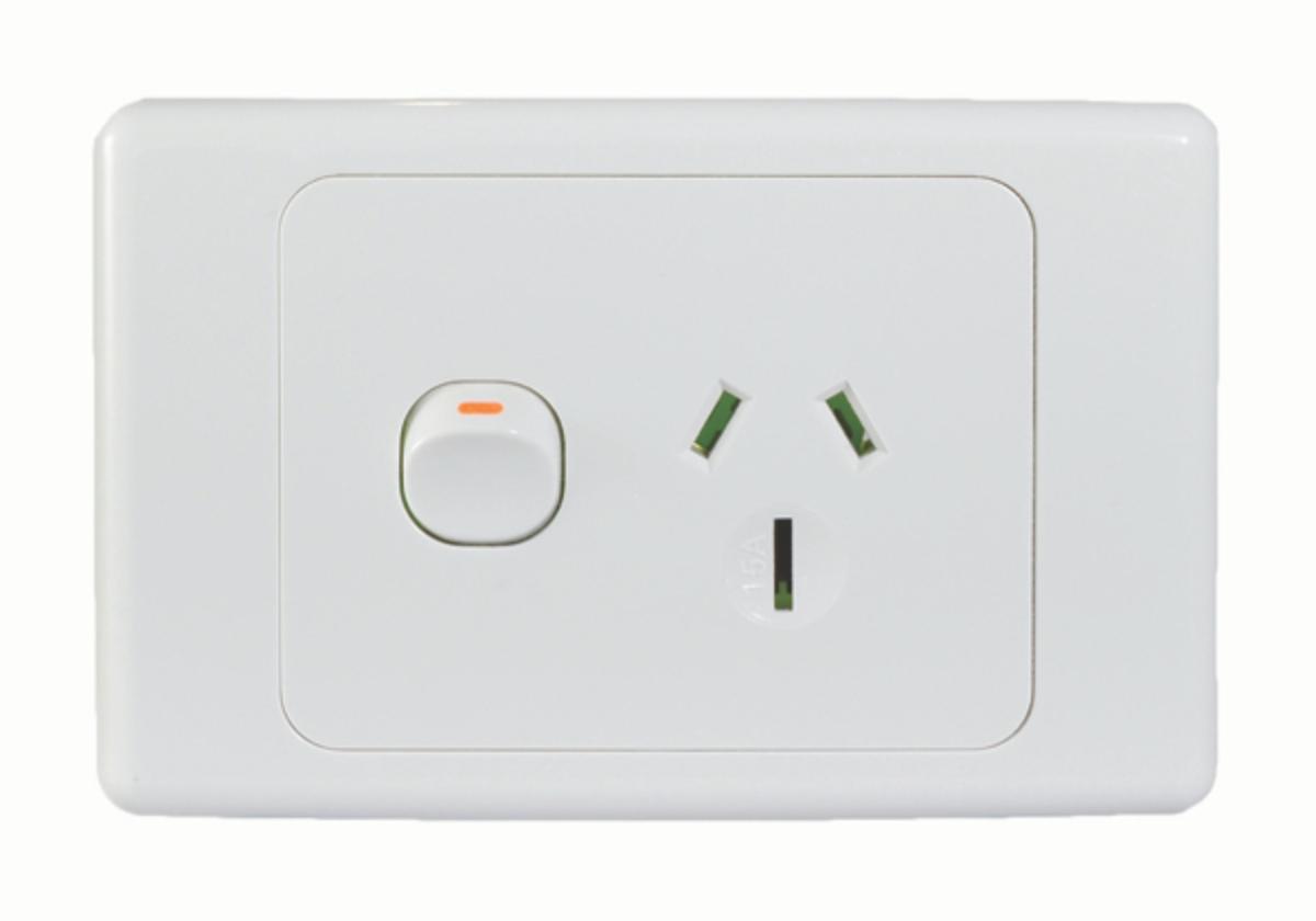 COUGAR SINGLE GPO 15A HORIZ WHITE