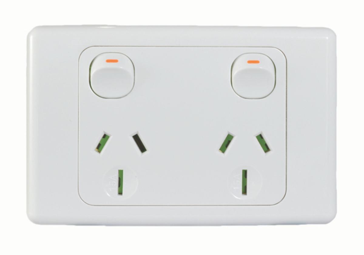 COUGAR DOUBLE GPO 15A HORIZ WHITE