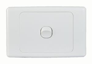 COUGAR SWITCH HORIZ 1G 16A WHITE COUGAR SWITCH HORIZ 1G 16A WHITE