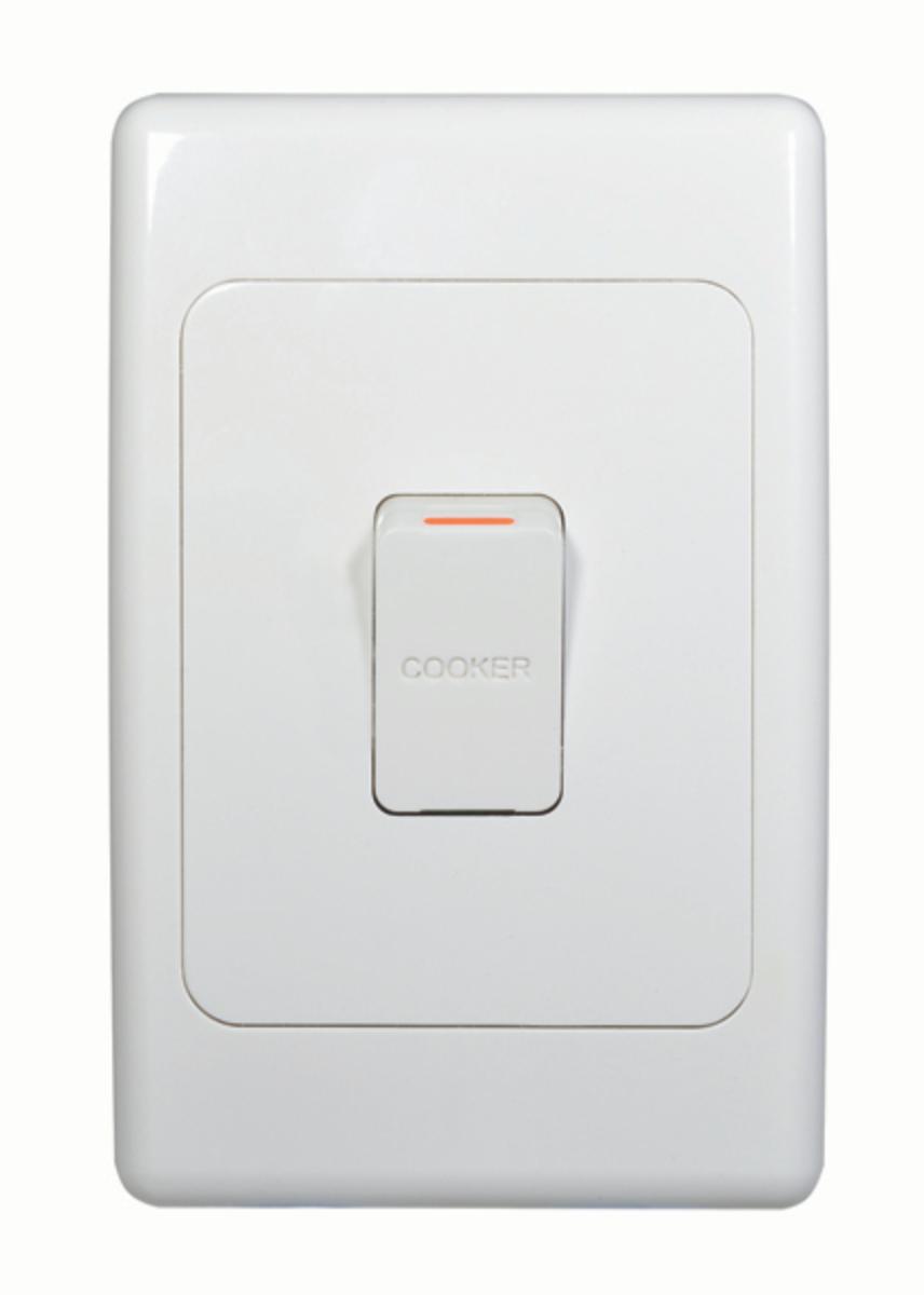 COUGAR OVEN SWITCH 45A D/P VERT WHITE
