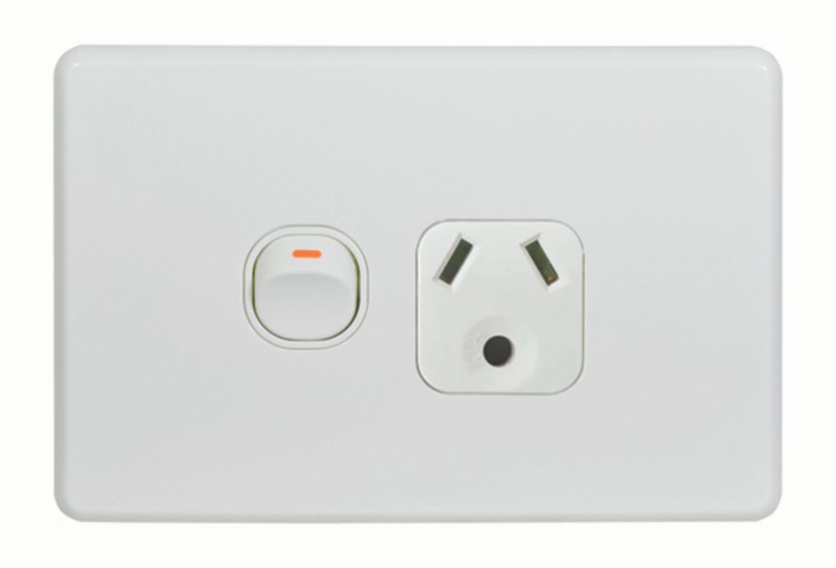 FLAT CAT SGL GPO RND EARTH 10A HOR WHITE