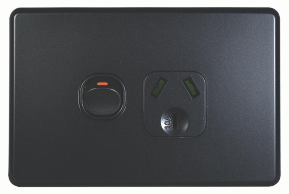 FLAT CAT SINGLE GPO 10A HORIZ MB