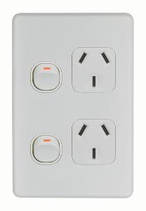 FLAT CAT DBL GPO VERTICAL 10A WHITE FLAT CAT DBL GPO VERTICAL 10A WHITE