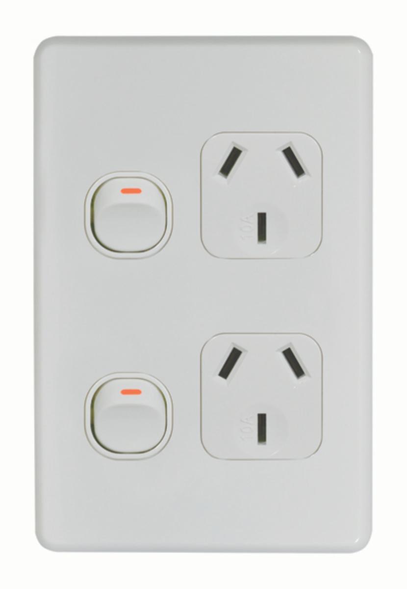FLAT CAT DBL GPO VERTICAL 10A WHITE