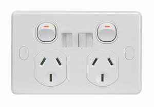 PUMA DBL GPO 10A + USB CHGR A&C V/PRF WH PUMA DBL GPO 10A + USB CHGR A&C V/PRF WH