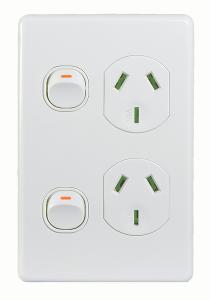 PUMA DOUBLE GPO 10A VERTICAL WHITE PUMA DOUBLE GPO 10A VERTICAL WHITE