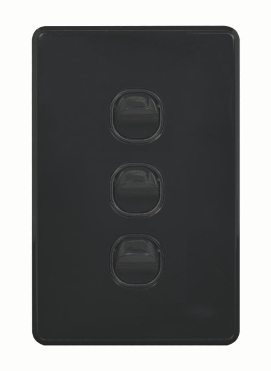 PUMA SWITCH VERTICAL 3G 16A BLACK