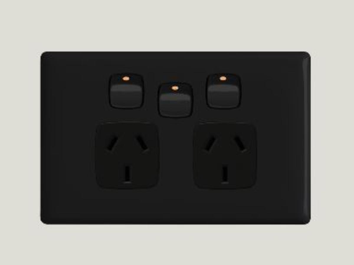 GPO LINEA DBL 10A HORIZ W/X-SWITCH BLACK
