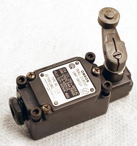LIMIT SWITCH SHORT ROLLER LEVER