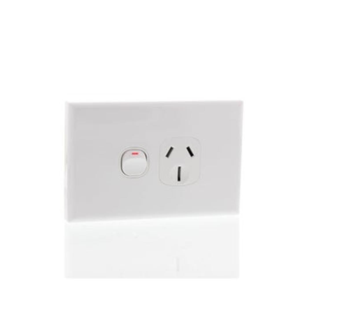 SINGLE GPO 15A 250V HORIZ WHITE